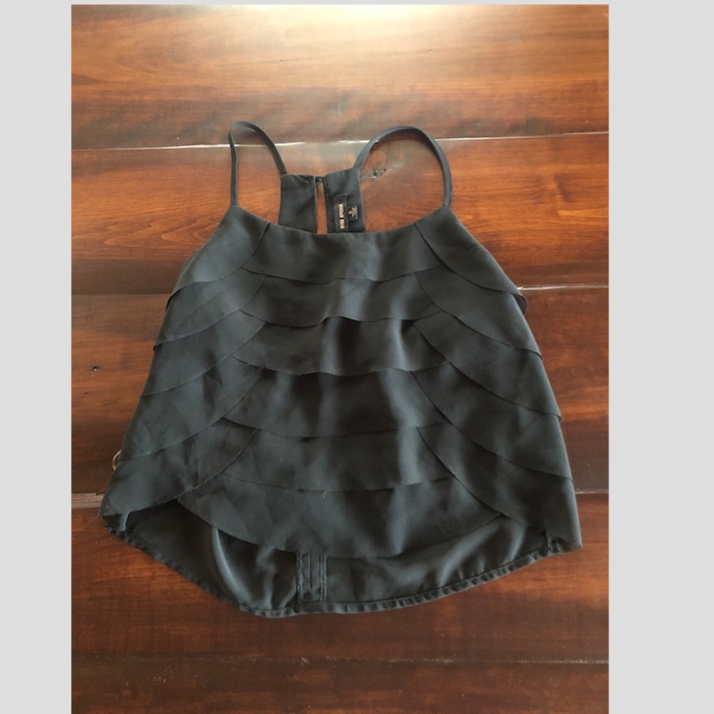 Cropped Sleeveless Blouse